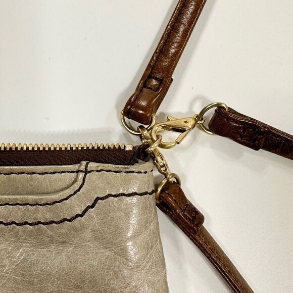 Hobo taupe leather wristlet purse with long crossbody strap - Picture 11 of 13